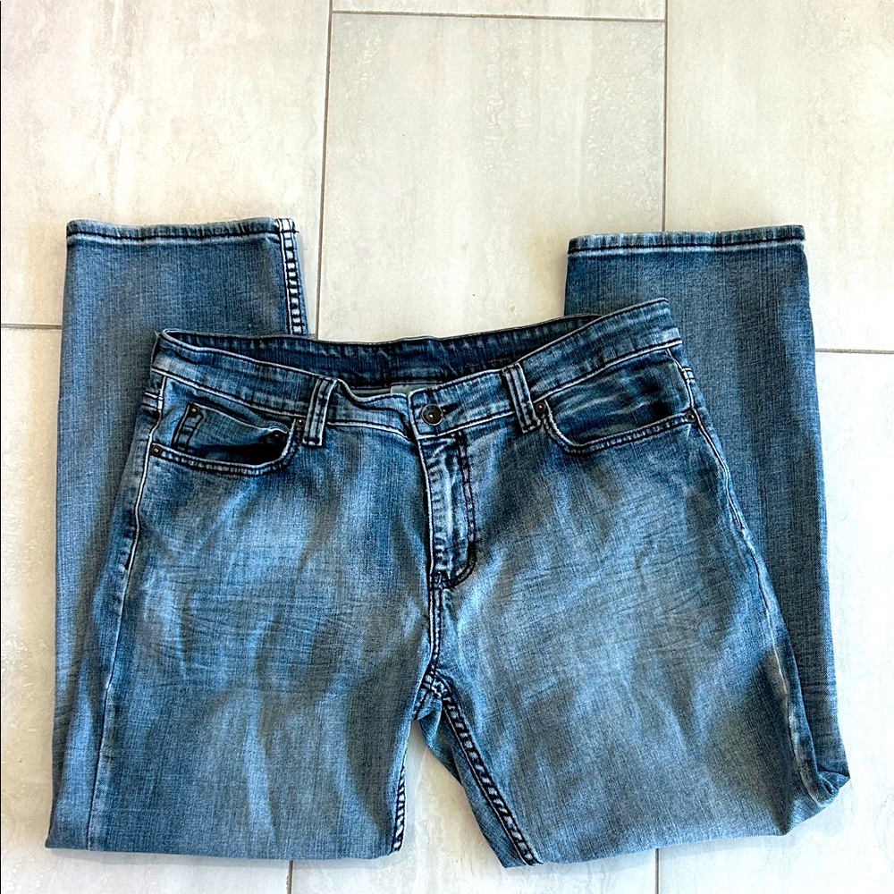 Urban Pipeline Medium Blue Size 36/30 Jeans.